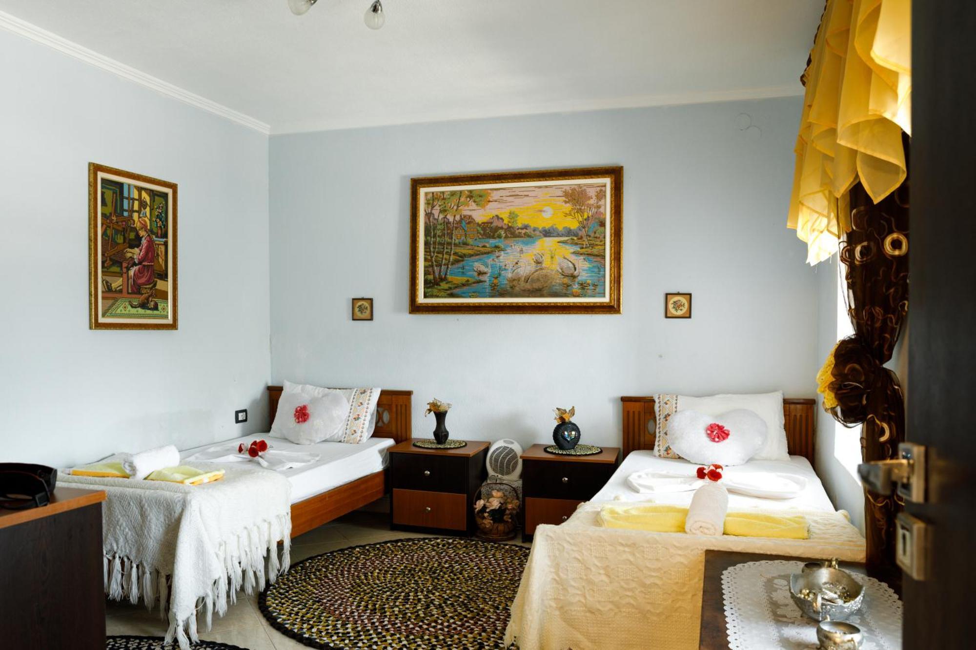 Leka GuestHouse Gjirokastër Eksteriør billede