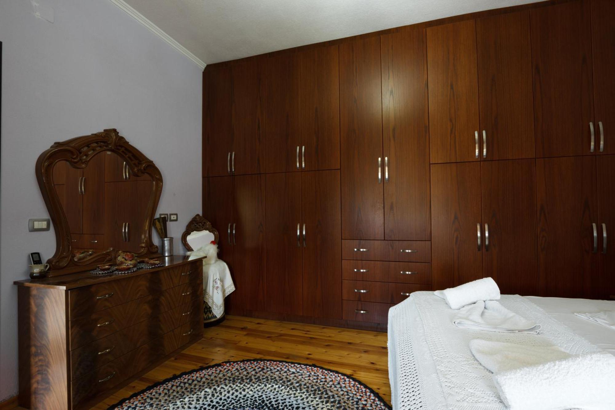 Leka GuestHouse Gjirokastër Eksteriør billede