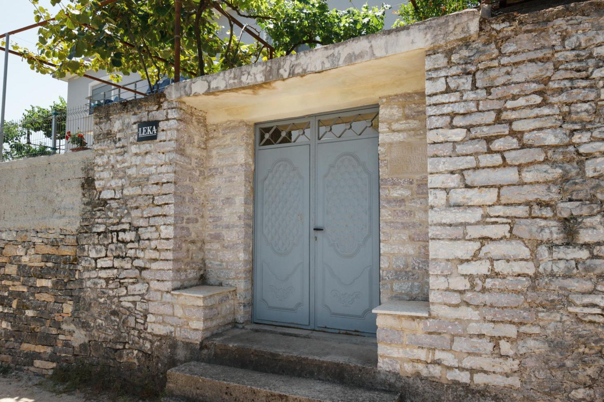 Leka GuestHouse Gjirokastër Eksteriør billede