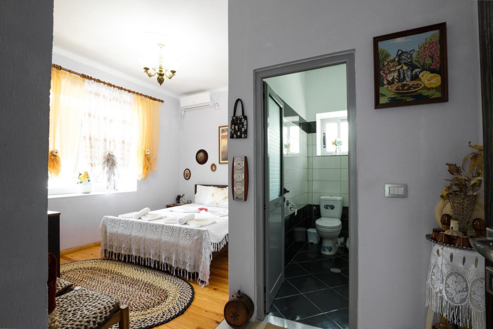 Leka GuestHouse Gjirokastër Eksteriør billede